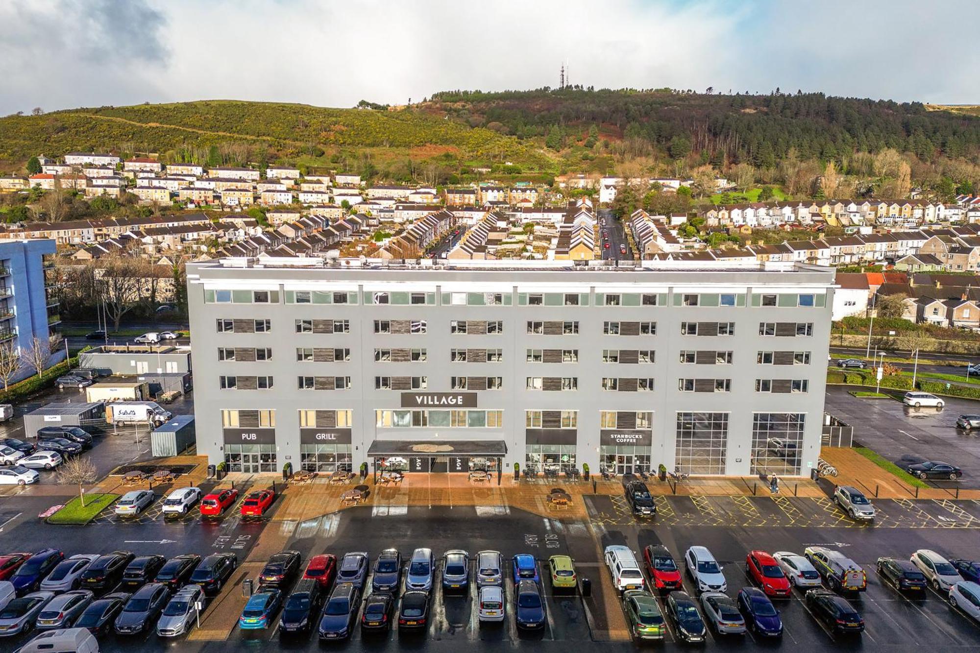 Village Hotel Swansea Exterior photo