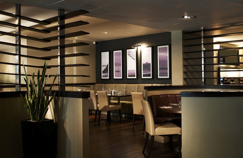 Village Hotel Swansea Exterior photo
